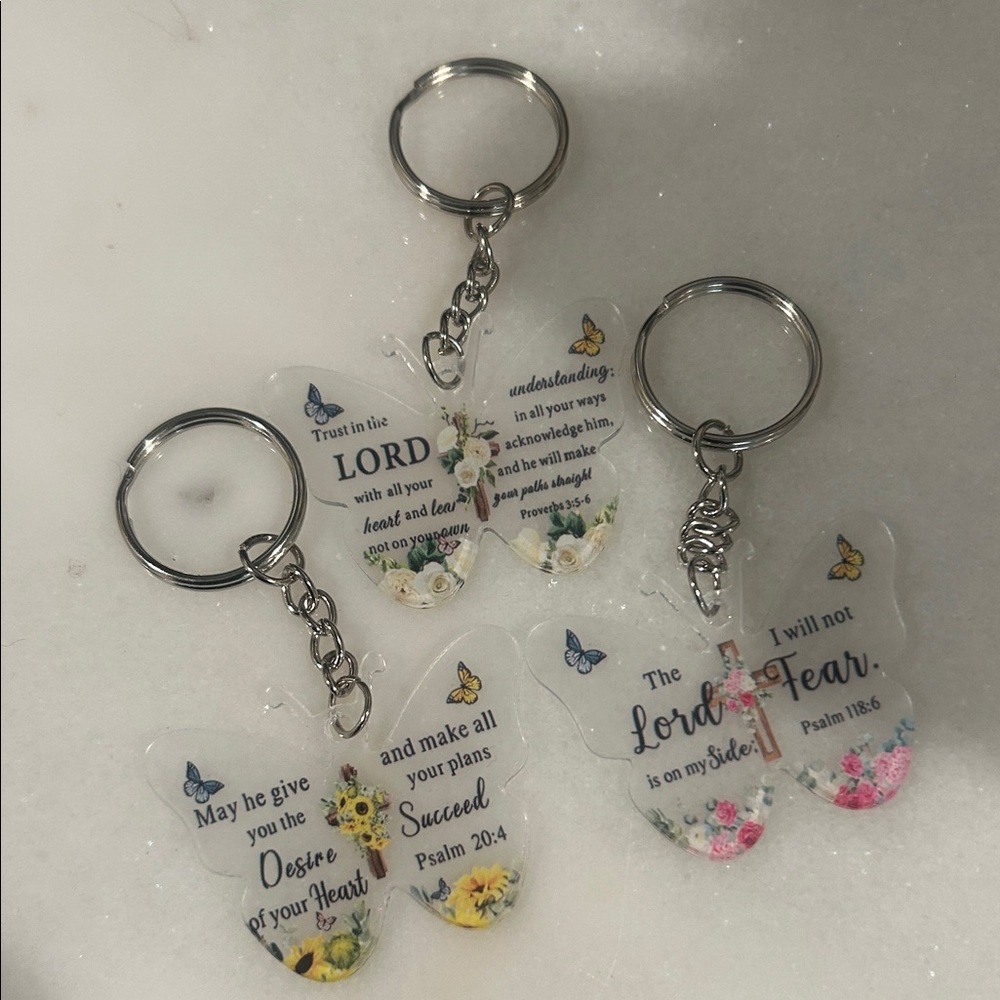 Bundle of 5 Inspirational Butterfly Keychains 🐝